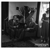 קבלת פנים אצל הקונסול הפולני.