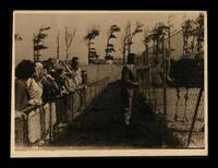 Photograph of Mendelssohn in a Zoo.
