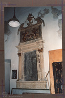 Photograph of: Wysoka Synagogue in Kraków : Torah ark.