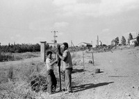 בניית חפירות, שוחות וגדרות הגנה בקיבוץ, בתקופה לפני ובראשית קום המדינה.