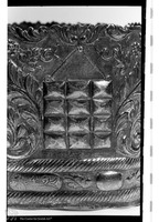 Photograph of: Torah coronet : High priest, Vestments, Hoshen (Breastplate).