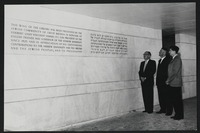 ביקור אדוין סמואל ובנו בבית הספרים הלאומי והאוניברסיטאי.