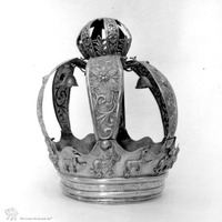Photograph of: Torah crown.