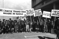 Hundreds demonstrated against France President De Gaule embargo of armament to Israel.