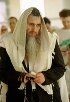 Rabbi Fruman praying during the Gedalia fasting.