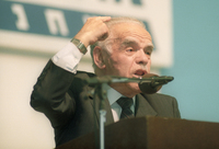 אפרים גור זוכה.