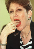 Limor Livnat during her visit to the short-wave station in Givatayim.