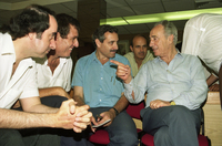 מפלגת העבודה מנסה לכונן קואליציה לממשלה החדשה בראשות רבין.