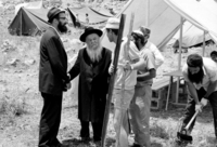 תחילת בנייתה של התנחלות אלון מורה סמוך לשכם.