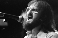 Israeli singer Efraim Shamir.