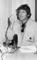 Uri Zohar, the noted all-round entertainer, announced that the movement he formed, Atar (Citizens for Rabin), would wind up its activities with two large advertisement in the newspapers.