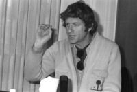Uri Zohar, the noted all-round entertainer, announced that the movement he formed, Atar (Citizens for Rabin), would wind up its activities with two large advertisement in the newspapers.