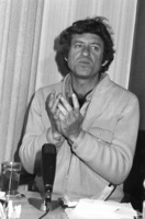 Uri Zohar, the noted all-round entertainer, announced that the movement he formed, Atar (Citizens for Rabin), would wind up its activities with two large advertisement in the newspapers.