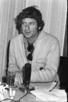 Uri Zohar, the noted all-round entertainer, announced that the movement he formed, Atar (Citizens for Rabin), would wind up its activities with two large advertisement in the newspapers.