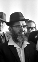 מאות נאספו מחוץ לכנסת להפגין נגד החוק האזרחי בדרישה להפרדת הדת מהמדינה.