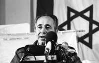 Shimon Peres visited the Alert Station at Um Hashiva in Sinai.