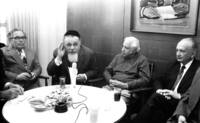 משה רוזן, הרב הראשי של רומניה, מרצה על מצב היהודים ברומניה.