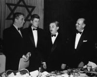 Moshe Sharet visiting USA met with President Kenedy.