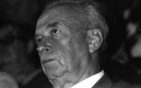 The Prize of Alon was given to Amos Yarkoni in a spectacular evening with the presence of Defence Minister Itzhak Rabin.
