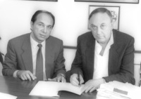 The Histadrut Workers Union signed today an agreement with the management of the Israel Post Office Authority.
