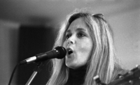 Miri Aloni performing at the Haargaz Company.