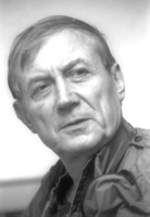 Famous Russian writer Yvgeny Yevtushenko came to Israel and participated at the Russian Avantgarde exhibition.