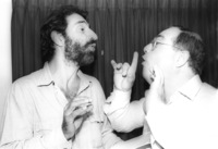 השחקן ששון גבאי עם טוביה צפיר.