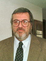 Neria Bar is suiting writer Dankner Amnon for mention her name in his book on the late Dan Ben Amotz, in helping him to persvade young girls to sleep with him.