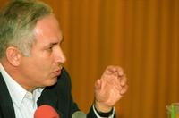 Likud Knesset Member Binyamin Netanyahu told a press conference in Tel-Aviv of his plans to force new elections and bring the Likud back to power.