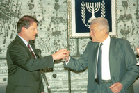 אל גור מבקר בישראל.