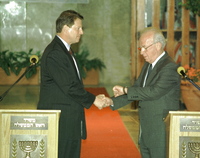 אל גור מבקר בישראל.