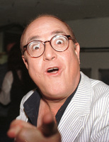 The Israel Oscar Prize for the year 1995 was given today to several actors, singers and directors in a traditional ceremony reminding the Los Angeles festival.