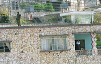 שוטר מג"ב נהרג בעימותים.