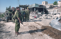 שוטר מג"ב נהרג בעימותים.