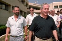 רבין תחת מתקפה.