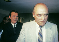 Ronald Runsfeld arriving Israel.