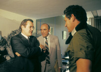 Ronald Runsfeld arriving Israel.