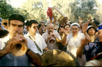 פולקלור ופנים.