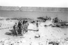 Egyptian soldier of the Third Army passing the Suez Cannal to take food for the surrounded Army as was arraged by the UN – הספרייה הלאומית