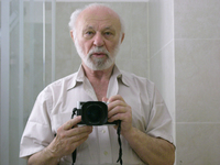 Dan Hadani - self portrait.