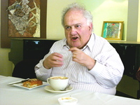 Dani Bloch - Journalist.
