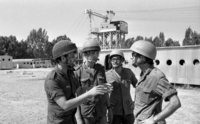 כומתות אדומות - צנחנים.