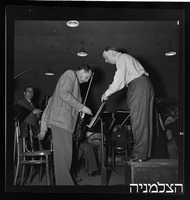 חזרה עם המנצח פאול פאריי, התזמורת הפילהרמונית הישראלית.
