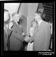 מסיבת פרידה למר מק דניאל, מעלה החמישה.