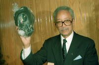 New York Mayor David Dinkins arrived in Israel showing his solidarity with Israel during the Gulf War.