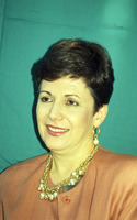 אישה לעיתון 7 ימים.