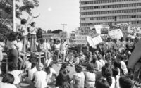 Parents of school children demonstrating against the Tel Aviv Municipality rules.