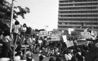 Parents of school children demonstrating against the Tel Aviv Municipality rules.