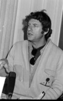 Uri Zohar, the noted all-round entertainer, announced that the movement he formed, Atar (Citizens for Rabin), would wind up its activities with two large advertisement in the newspapers.