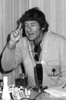 Uri Zohar, the noted all-round entertainer, announced that the movement he formed, Atar (Citizens for Rabin), would wind up its activities with two large advertisement in the newspapers.